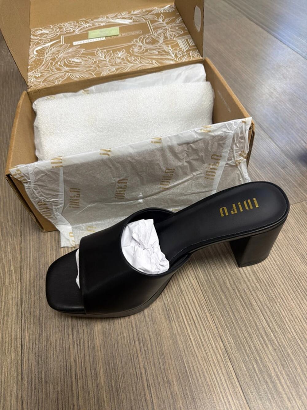 Chunky Platform Block Heels 3in • Size 8.5